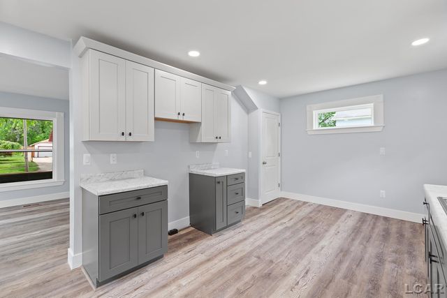 138 E Robinson Street, Jackson, MI 49203
