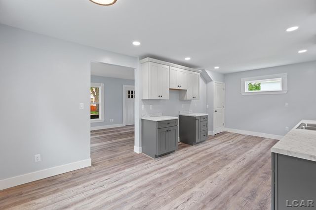 138 E Robinson Street, Jackson, MI 49203