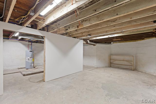 138 E Robinson Street, Jackson, MI 49203