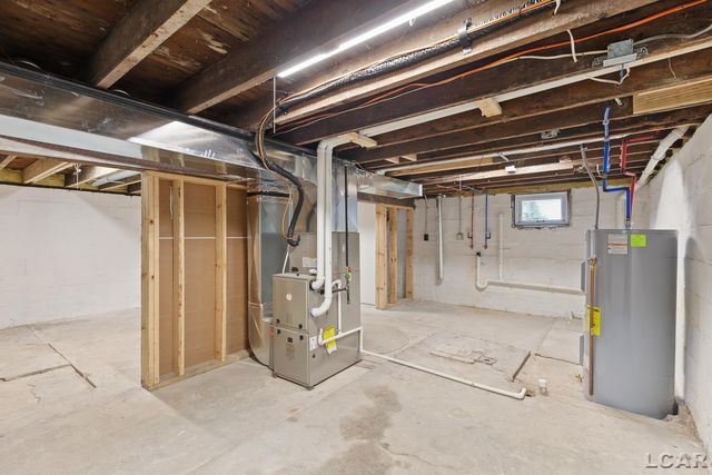 138 E Robinson Street, Jackson, MI 49203