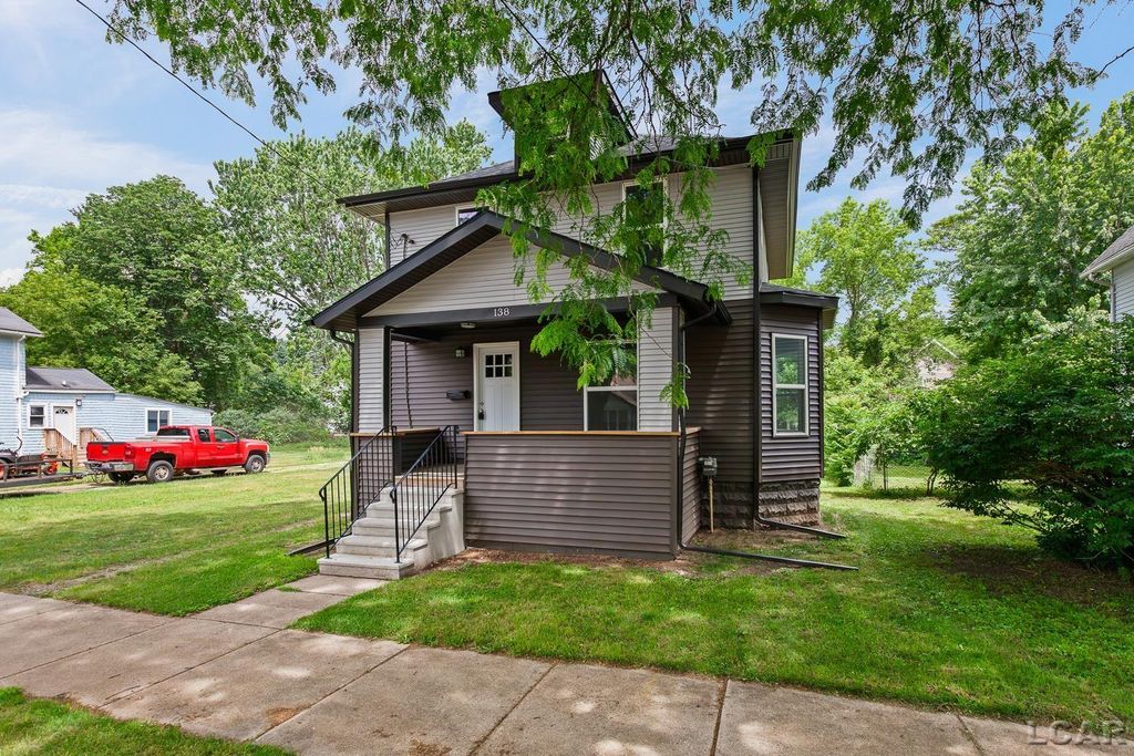 138 E Robinson Street, Jackson, MI 49203
