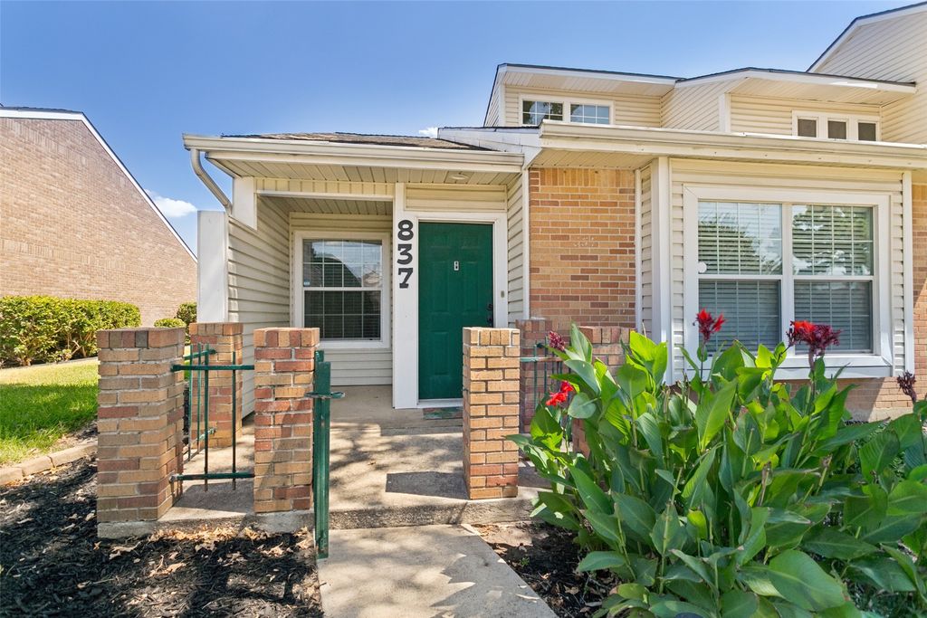 837 Summercreek Drive, Lewisville, TX 75067 — exterior