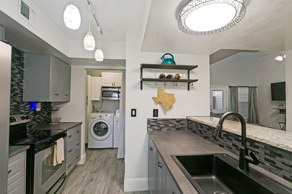837 Summercreek Drive, Lewisville, TX 75067 — photo 4