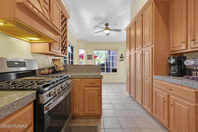 6352 N Skyline Court, Tucson, AZ 85718