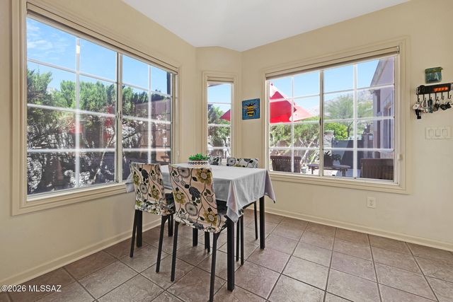 6352 N Skyline Court, Tucson, AZ 85718