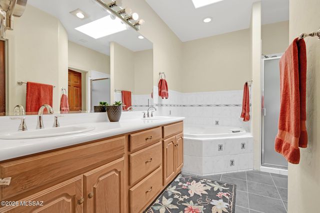 6352 N Skyline Court, Tucson, AZ 85718