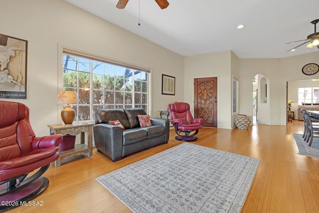 6352 N Skyline Court, Tucson, AZ 85718