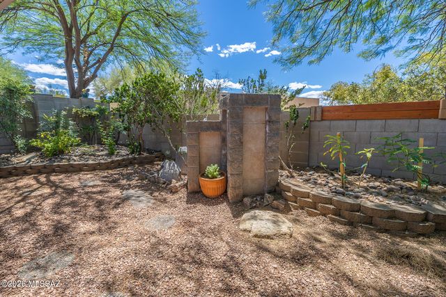6352 N Skyline Court, Tucson, AZ 85718