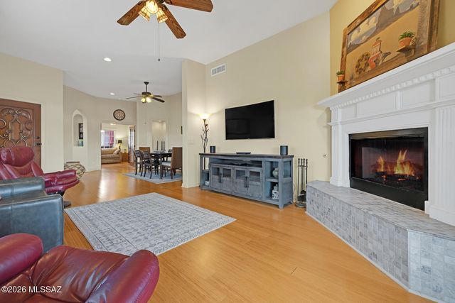 6352 N Skyline Court, Tucson, AZ 85718