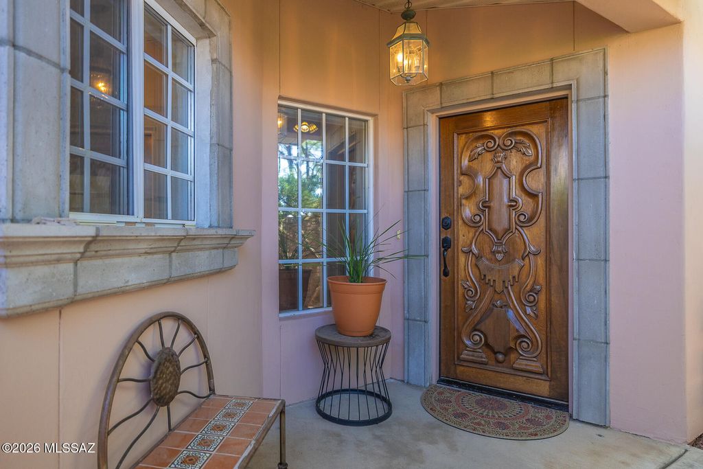 6352 N Skyline Court, Tucson, AZ 85718