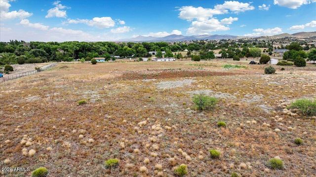 2900 S Holiday Drive, Dewey, AZ 86327