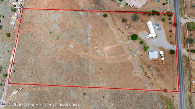 2900 S Holiday Drive, Dewey, AZ 86327