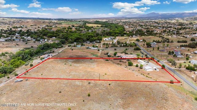 2900 S Holiday Drive, Dewey, AZ 86327