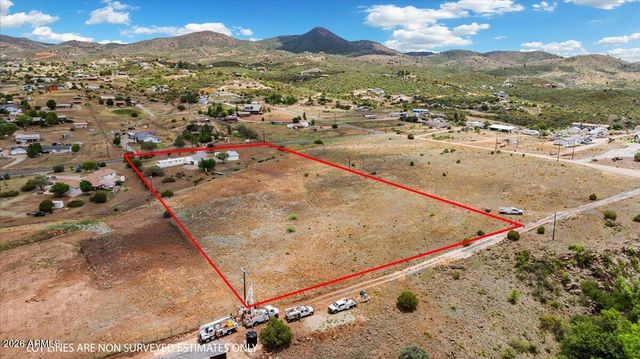 2900 S Holiday Drive, Dewey, AZ 86327