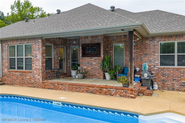 230 Waterfront Circle, Alma, AR 72921