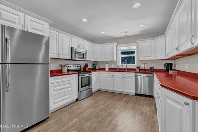 515 Poverty Point Road A, Sneads Ferry, NC 28460