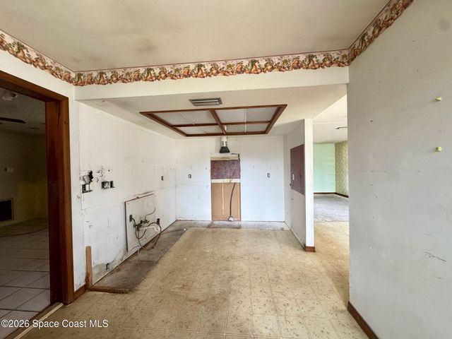 876 Remsen Avenue NW, Palm Bay, FL 32907