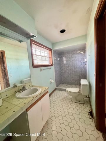 876 Remsen Avenue NW, Palm Bay, FL 32907