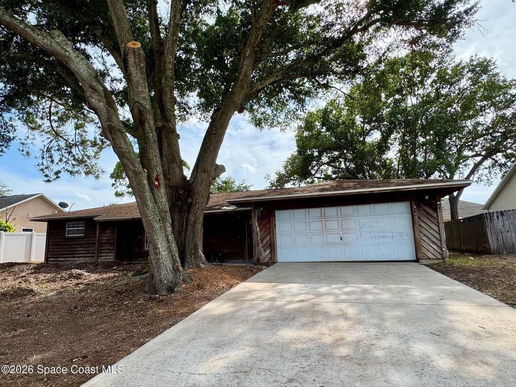 876 Remsen Avenue NW, Palm Bay, FL 32907