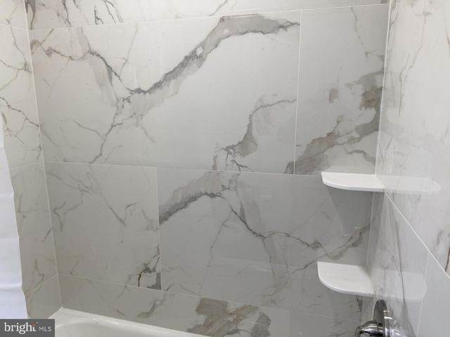 916 EDGEMOOR RD, Cherry Hill, NJ 08034