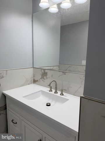 916 EDGEMOOR RD, Cherry Hill, NJ 08034