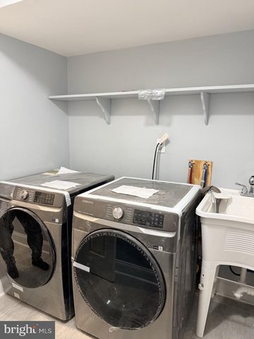 916 EDGEMOOR RD, Cherry Hill, NJ 08034