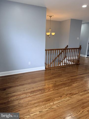 916 EDGEMOOR RD, Cherry Hill, NJ 08034