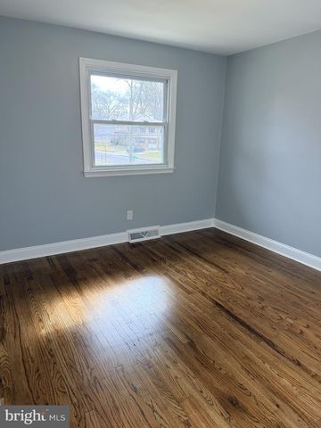 916 EDGEMOOR RD, Cherry Hill, NJ 08034