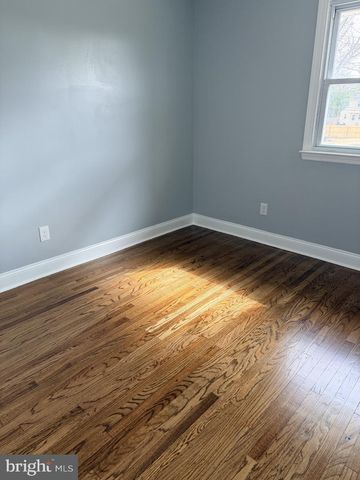 916 EDGEMOOR RD, Cherry Hill, NJ 08034