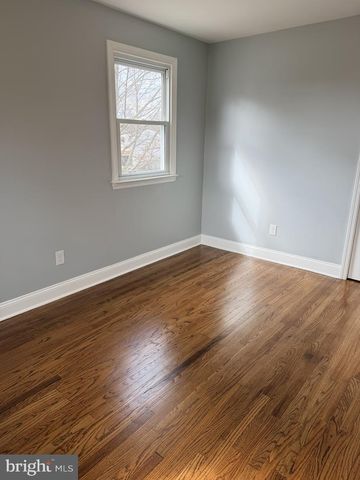 916 EDGEMOOR RD, Cherry Hill, NJ 08034