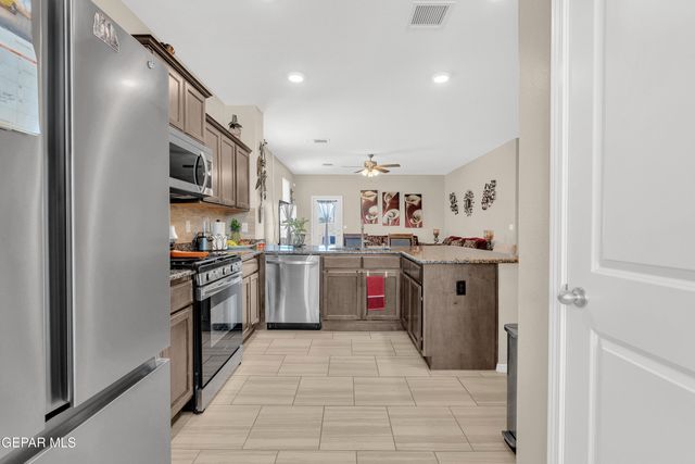 444 SUN TEMPLE Road, Socorro, TX 79927