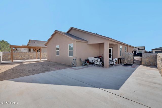 444 SUN TEMPLE Road, Socorro, TX 79927