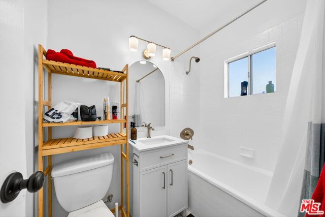 822 N Hayworth Avenue, Los Angeles, CA 90046