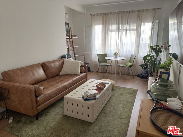 822 N Hayworth Avenue, Los Angeles, CA 90046