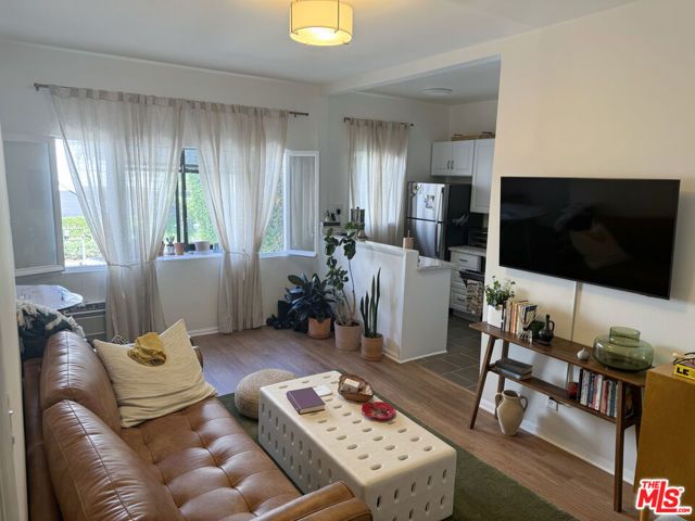 822 N Hayworth Avenue, Los Angeles, CA 90046