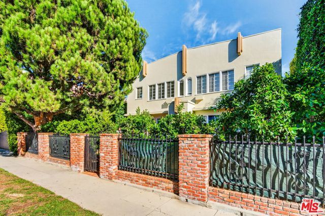 822 N Hayworth Avenue, Los Angeles, CA 90046
