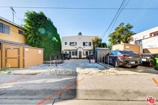 822 N Hayworth Avenue, Los Angeles, CA 90046