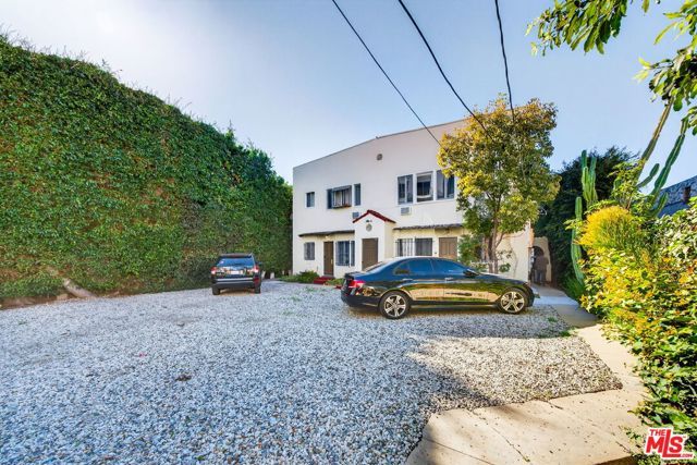 822 N Hayworth Avenue, Los Angeles, CA 90046