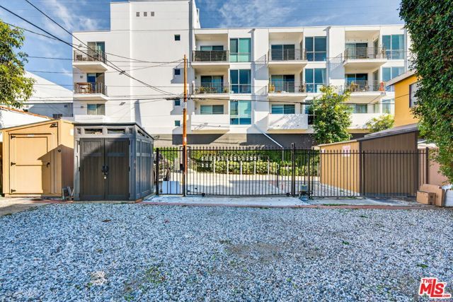 822 N Hayworth Avenue, Los Angeles, CA 90046