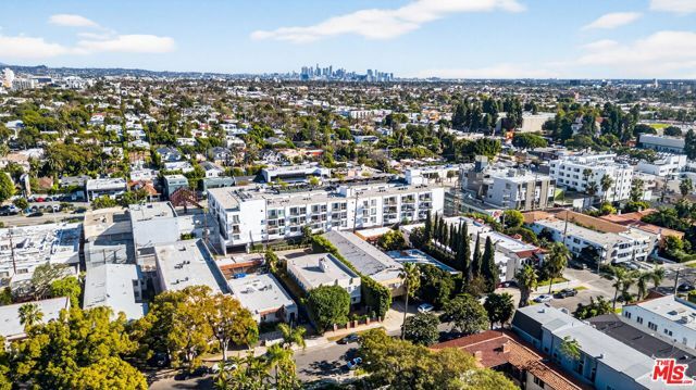 822 N Hayworth Avenue, Los Angeles, CA 90046