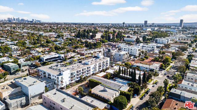 822 N Hayworth Avenue, Los Angeles, CA 90046