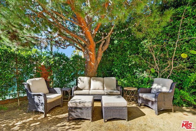 822 N Hayworth Avenue, Los Angeles, CA 90046