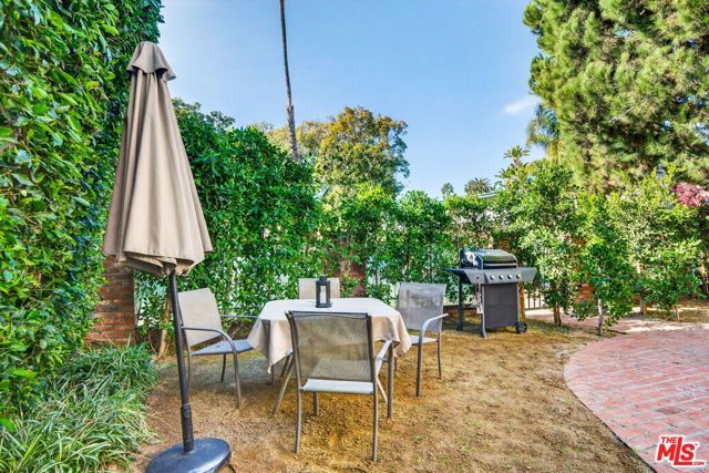 822 N Hayworth Avenue, Los Angeles, CA 90046