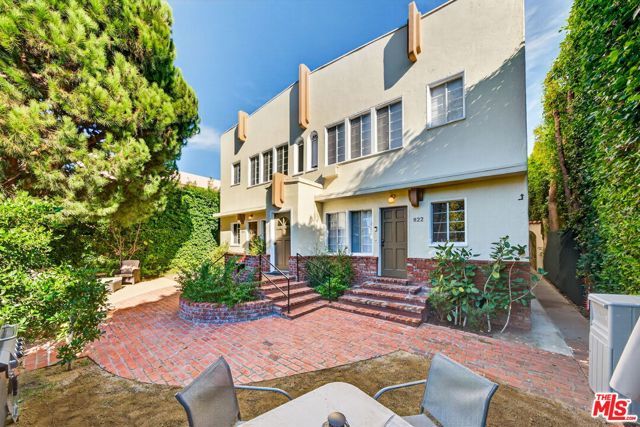 822 N Hayworth Avenue, Los Angeles, CA 90046
