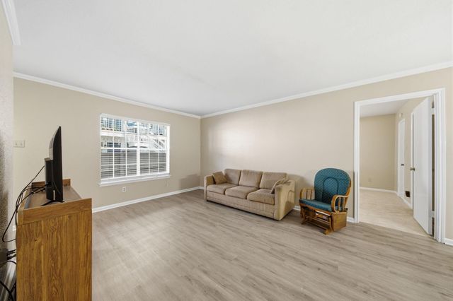 2350 Bering Drive 121, Houston, TX 77057