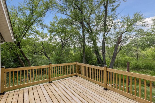 6398 47th Street N, Oakdale, MN 55128