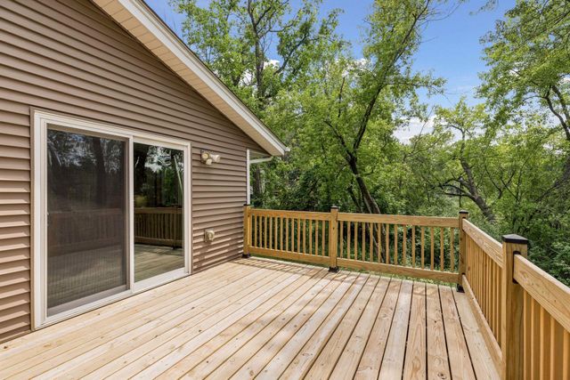 6398 47th Street N, Oakdale, MN 55128
