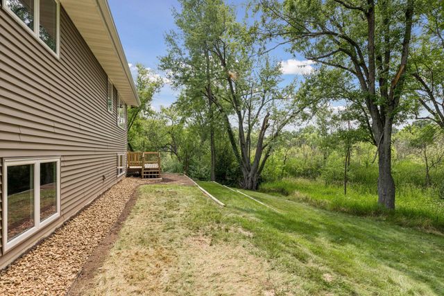 6398 47th Street N, Oakdale, MN 55128