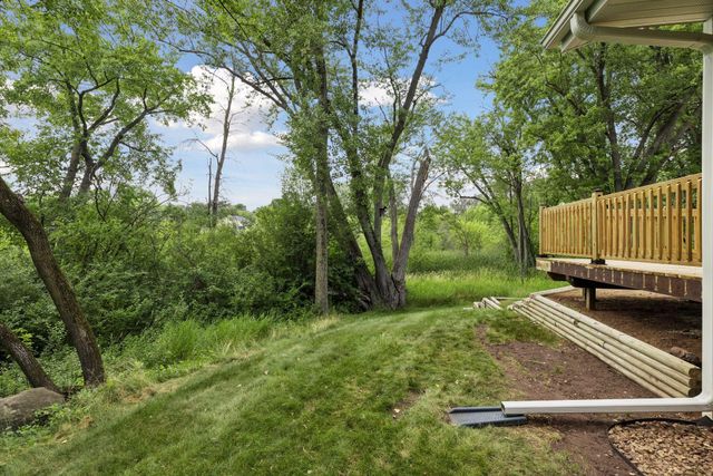 6398 47th Street N, Oakdale, MN 55128
