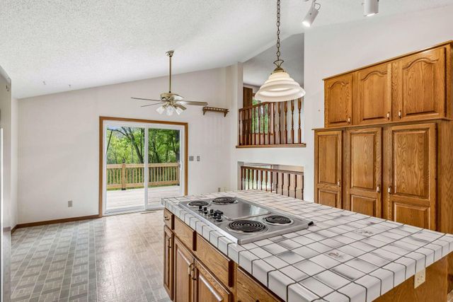 6398 47th Street N, Oakdale, MN 55128